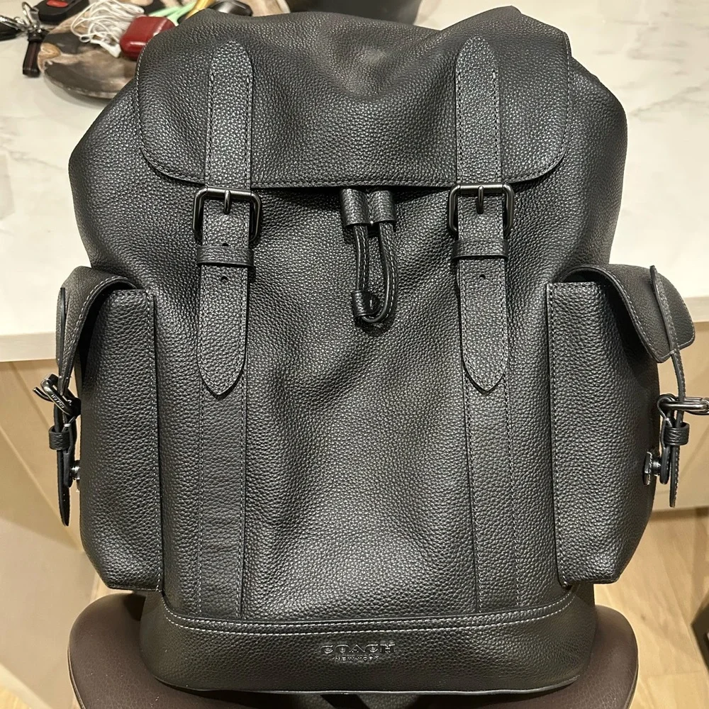Coach Men’s Leather Backpack - like new! - Picture 2 of 6